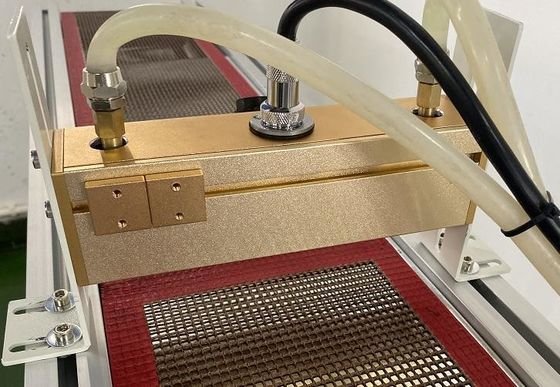 365nm UV Kürleme Konveyör Sistemleri Reçine / Mürekkep / Vernik için Su Soğutma