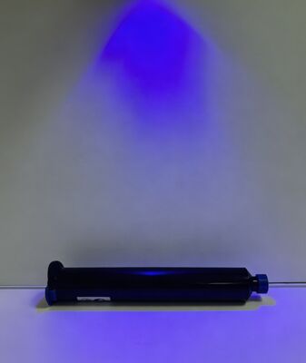 Otomotiv ve endüstriyel sensörlerin iç hassas bileşenlerini güçlendirmek için UV yapıştırıcı.